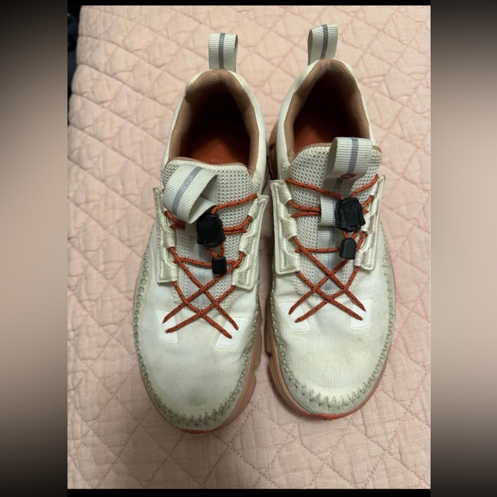 OnCloud Sneakers - Size 5.5 - worn a handful of times!